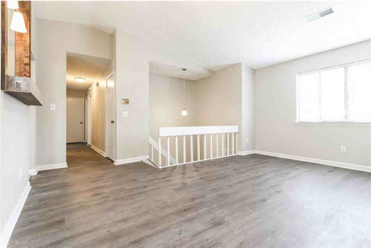 807 Sheppard Cv - Photo 5 of 15