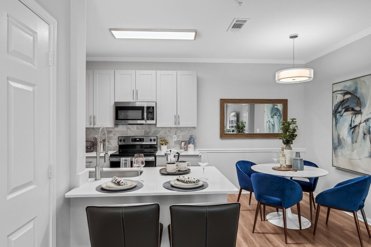 61Ninety West - Photo 5 of 46