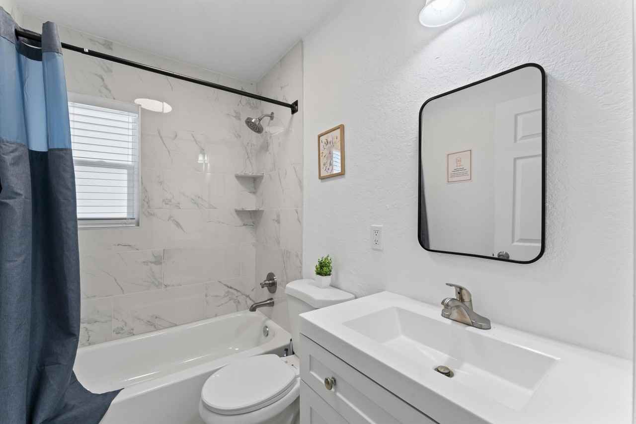 W Juneau St - Photo 2 of 13