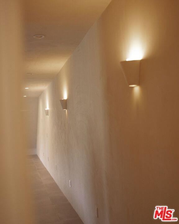 817 N Orange Grove Ave - Photo 2 of 8