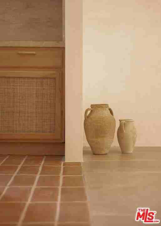 817 N Orange Grove Ave - Photo 3 of 8