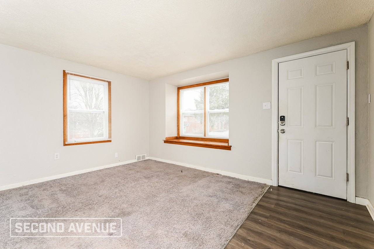 154 Collins Dr - Photo 5 of 27