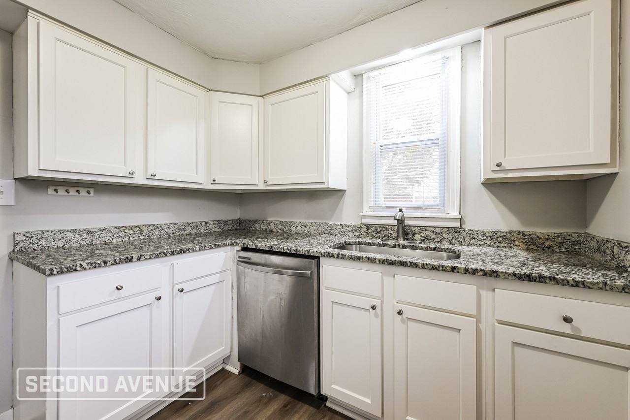 154 Collins Dr - Photo 5 of 27