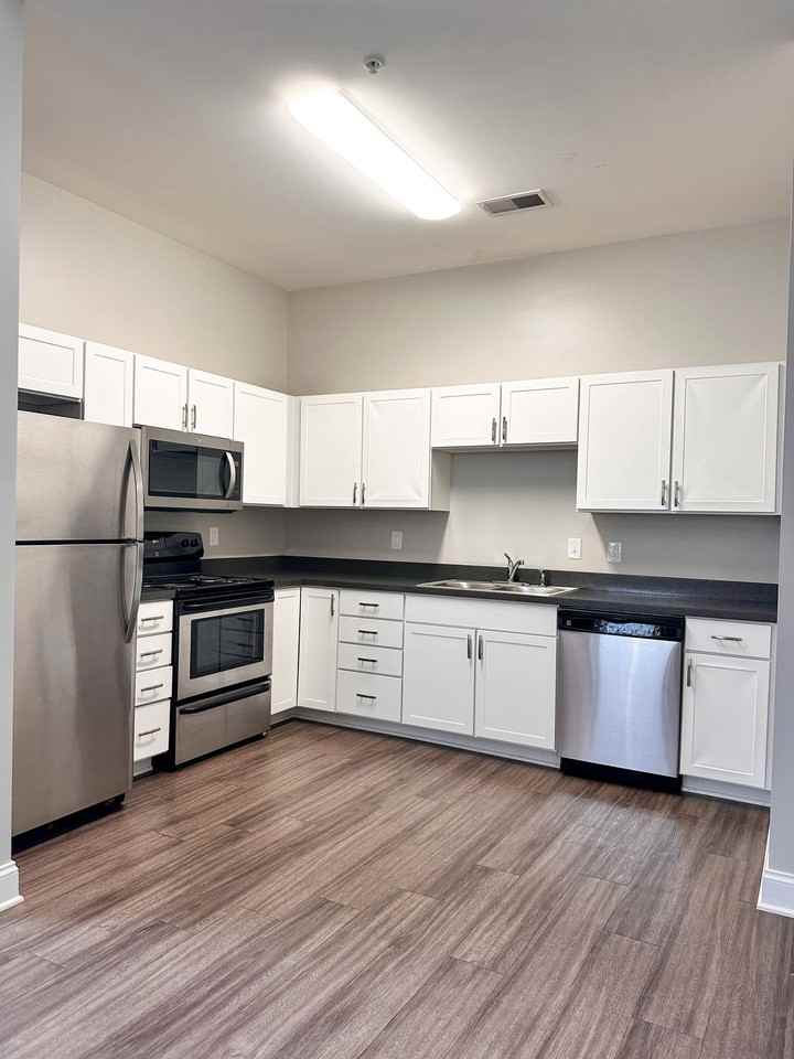 Emhardt Apartments - Photo 2 of 6