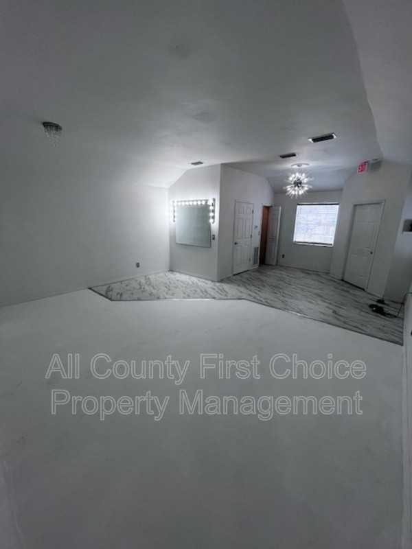 126 3rd Ave N #101A - Photo 4 of 7