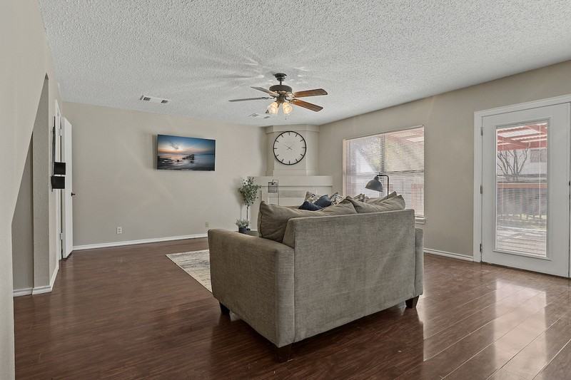 8063 Teaberry Dr - Photo 3 of 10