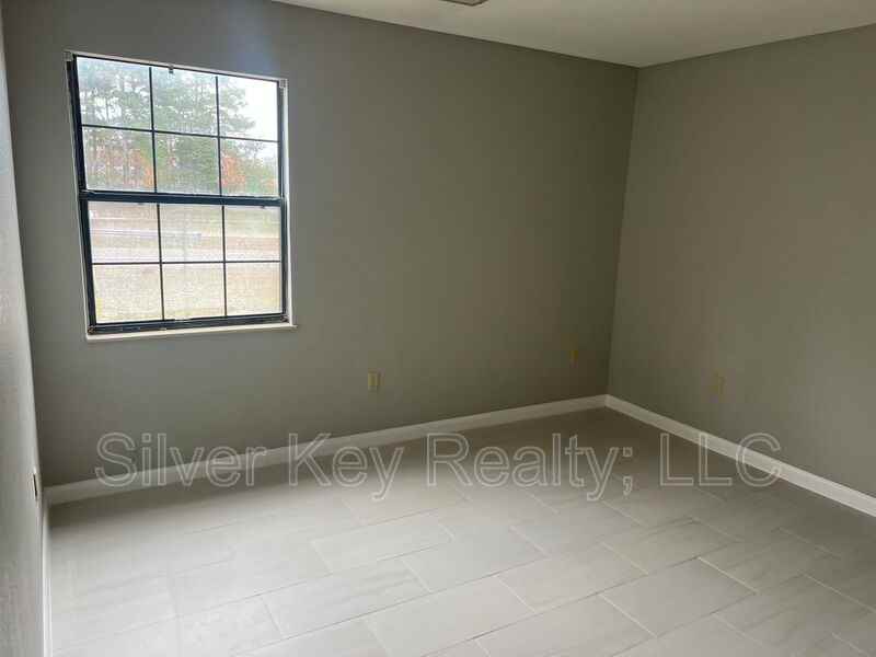 823 Englewood Rd #15 - Photo 6 of 9