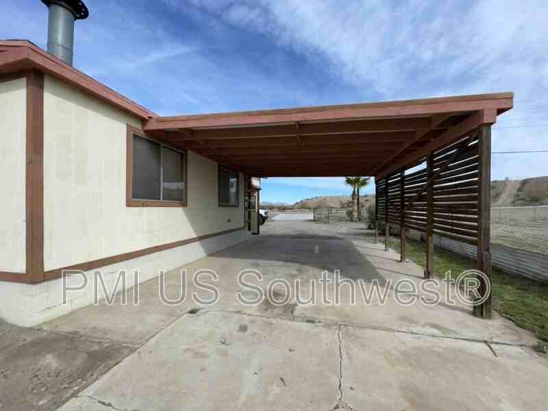 1054 Riverview Dr - Photo 3 of 14