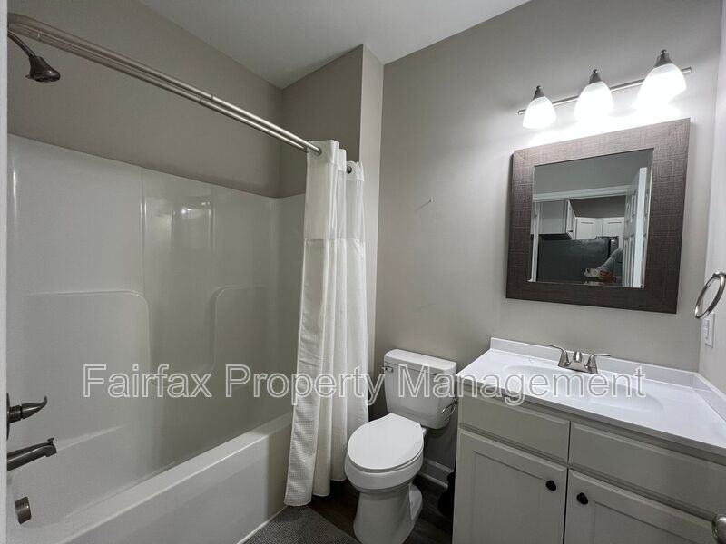 1118 Eva St - Photo 7 of 18