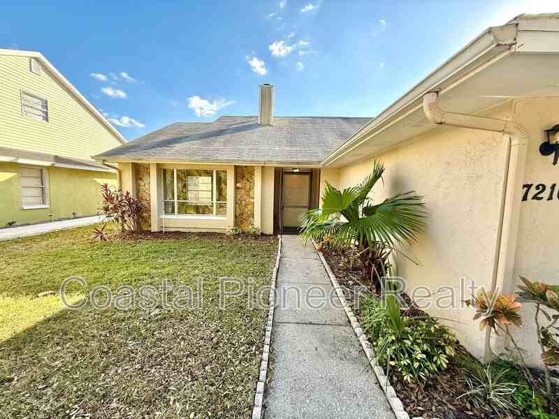 7216 Hollowell Dr - Photo 2 of 31