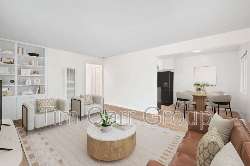 121 E Bay St #D - Photo 2 of 15