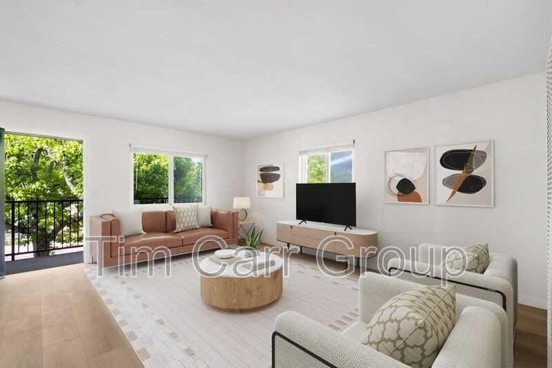 121 E Bay St #D - Photo 3 of 15