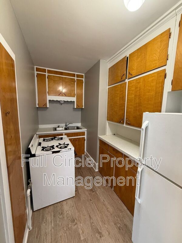 2419 F St #2 - Photo 2 of 9