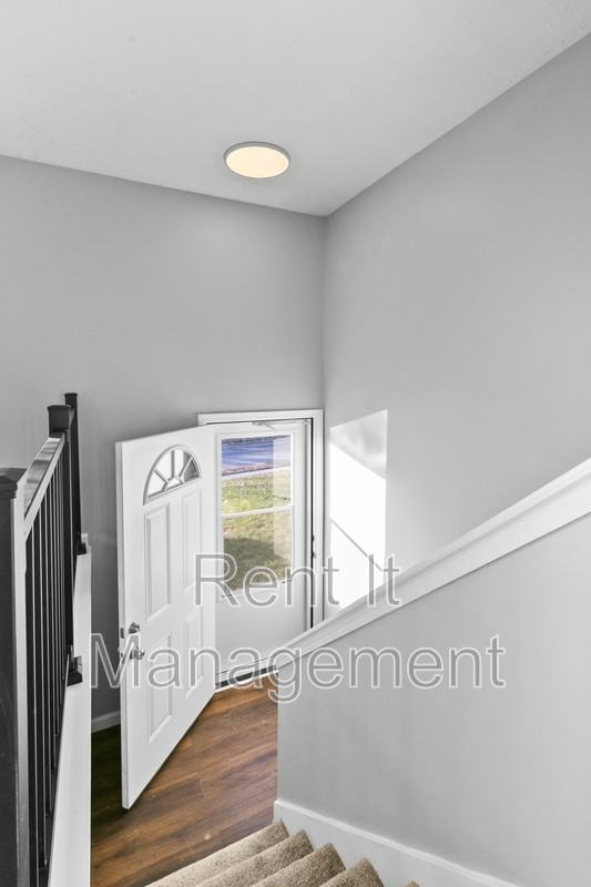 6105 S 151st Ave - Photo 2 of 15