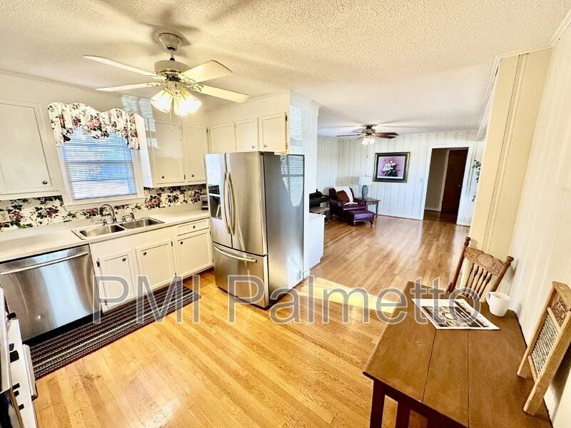 3308 Oakdale Rd - Photo 5 of 36