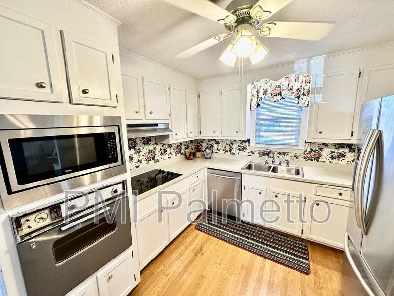 3308 Oakdale Rd - Photo 6 of 36