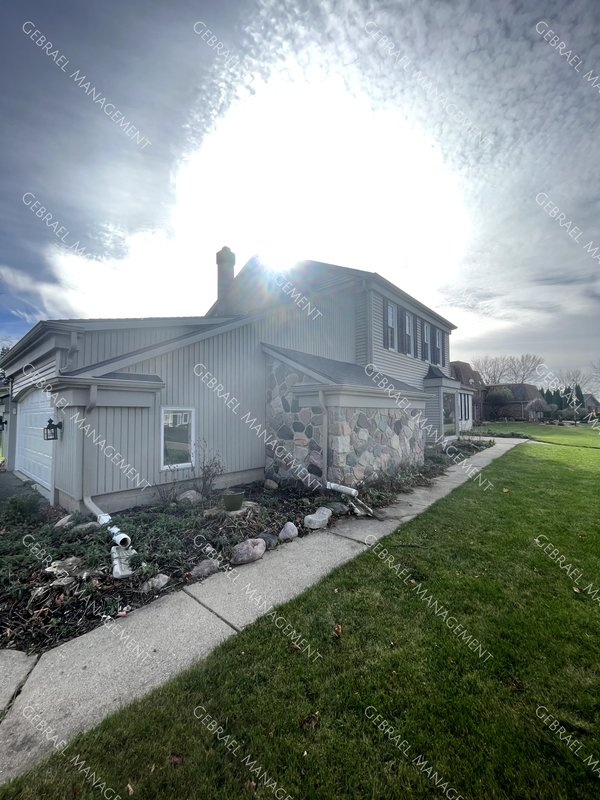 9302 Claridge Dr - Photo 2 of 32