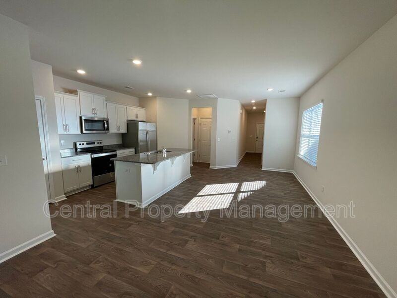 302 Sea Isle Pl - Photo 7 of 40