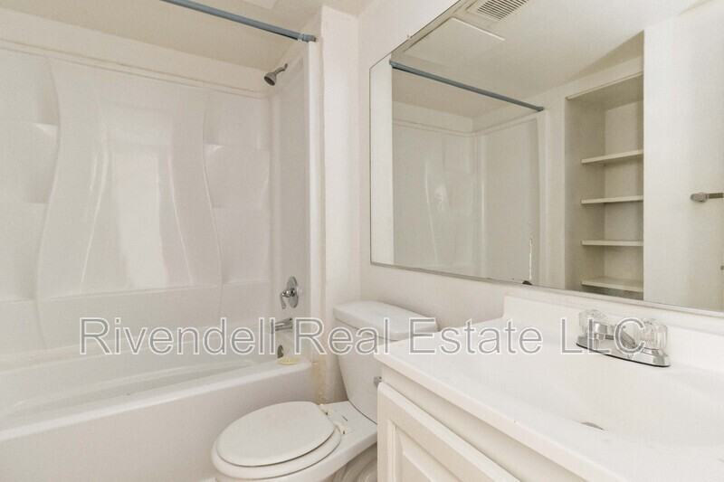 18051 E Kentucky Ave #104 - Photo 7 of 12