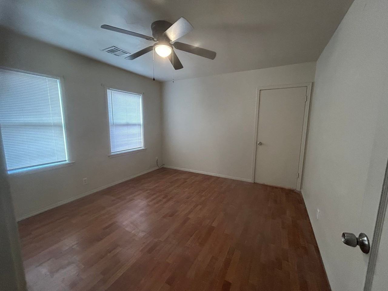 205 N 13th St - Photo 3 of 9