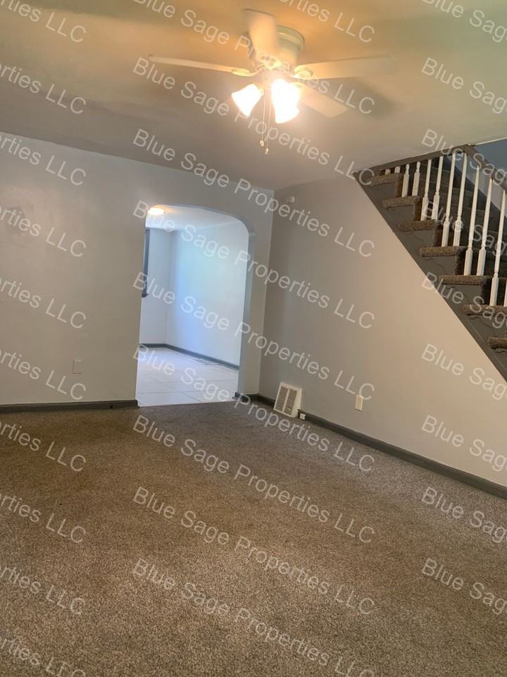 19 W 21st St - Photo 2 of 24