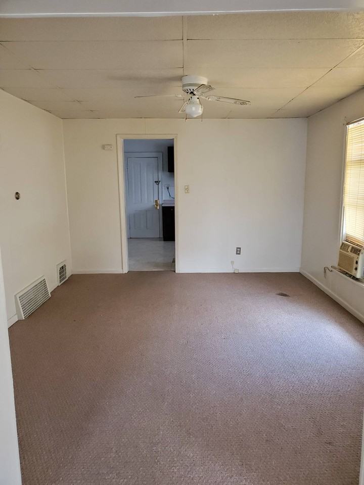 1224 South Blackhawk Avenue - Photo 3 of 8