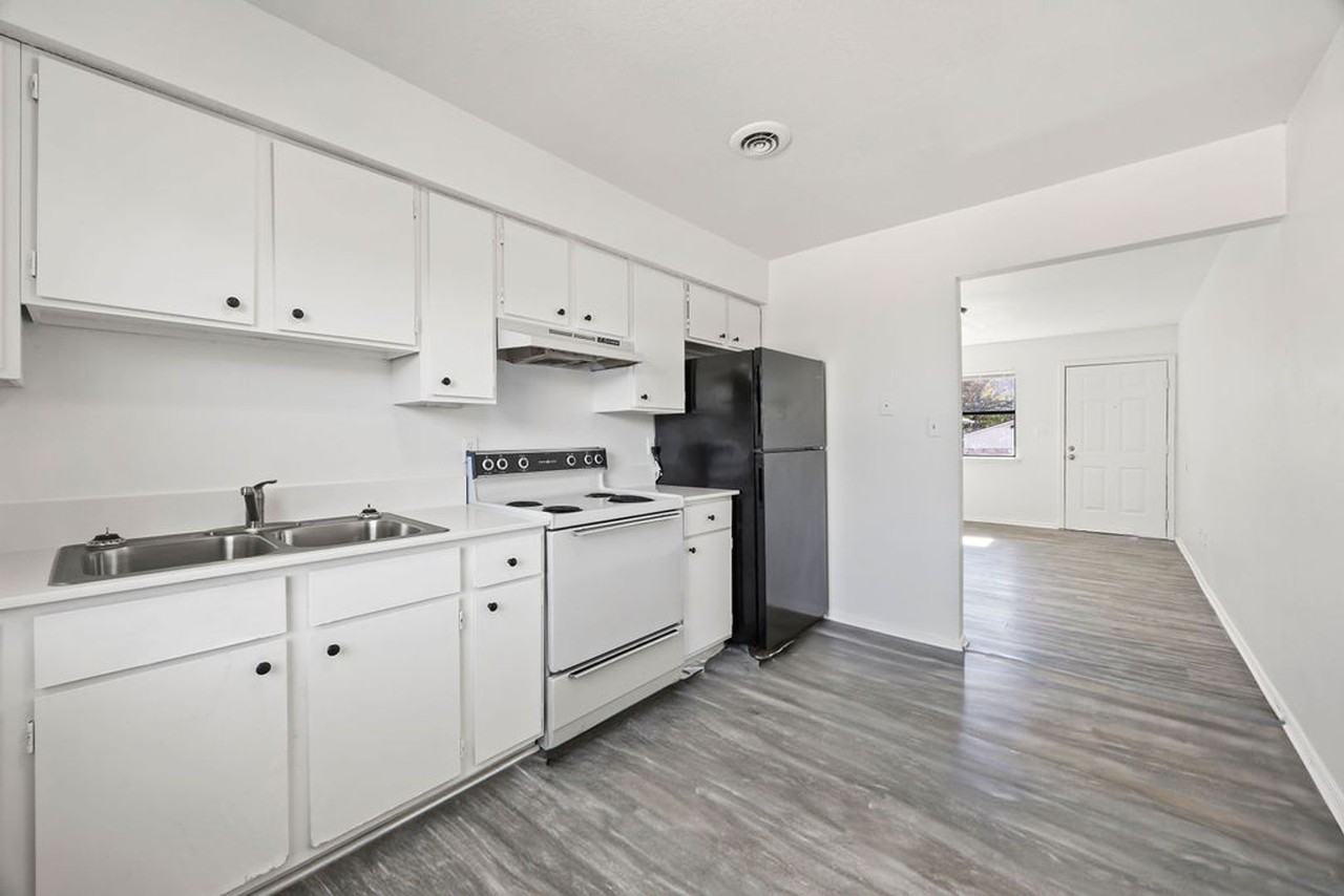 NEWLY REMODELED DEANE STREET APARTMENTS - Photo 2 of 25