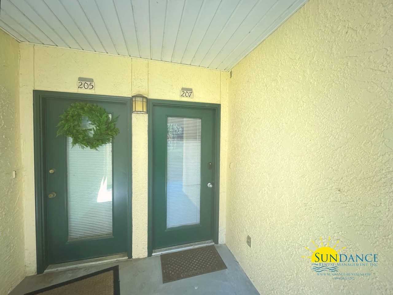 207 Southlake Ct - Photo 3 of 15