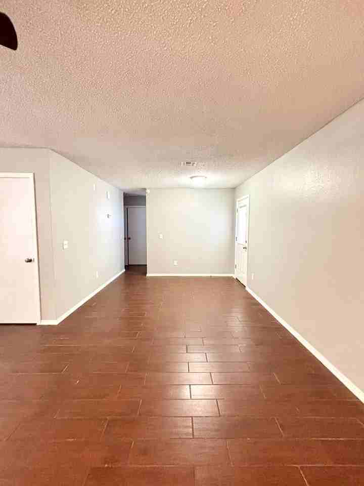 4732 S Ironwood Ave - Photo 4 of 11