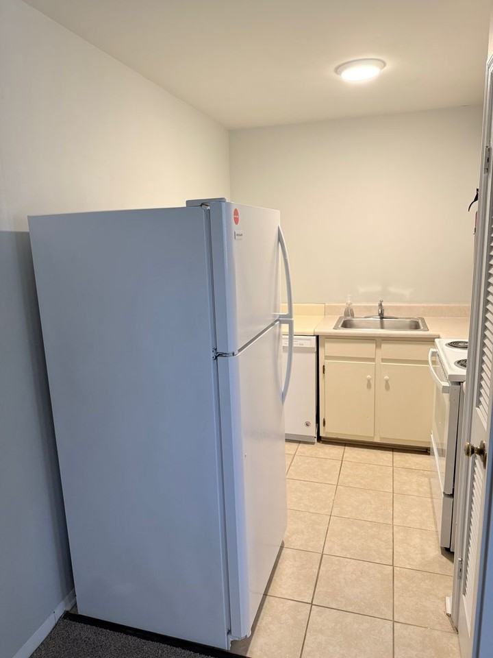 Lynn Rock Apartments - Photo 5 of 16