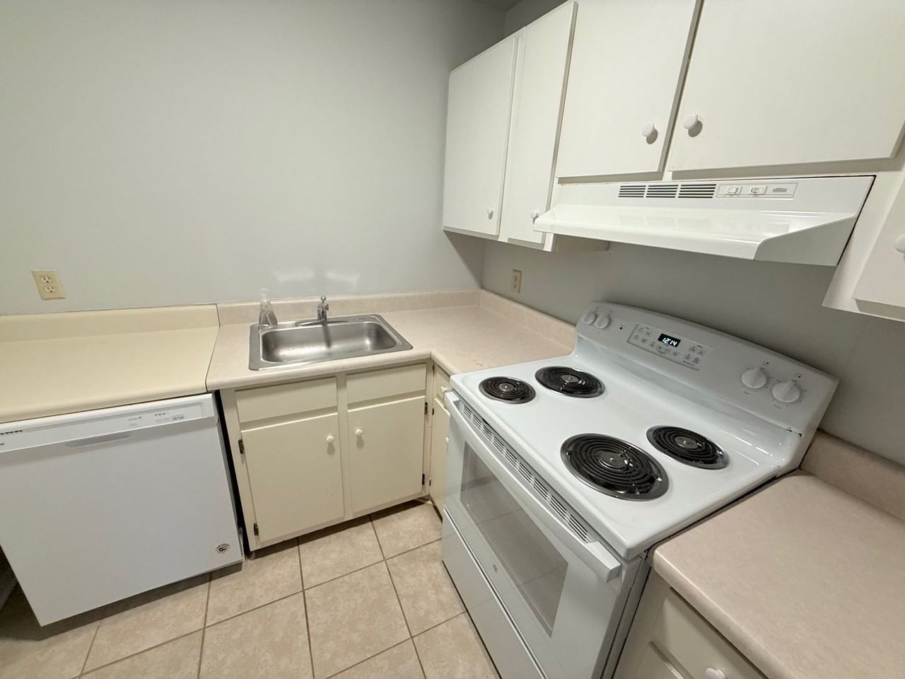 Lynn Rock Apartments - Photo 6 of 16