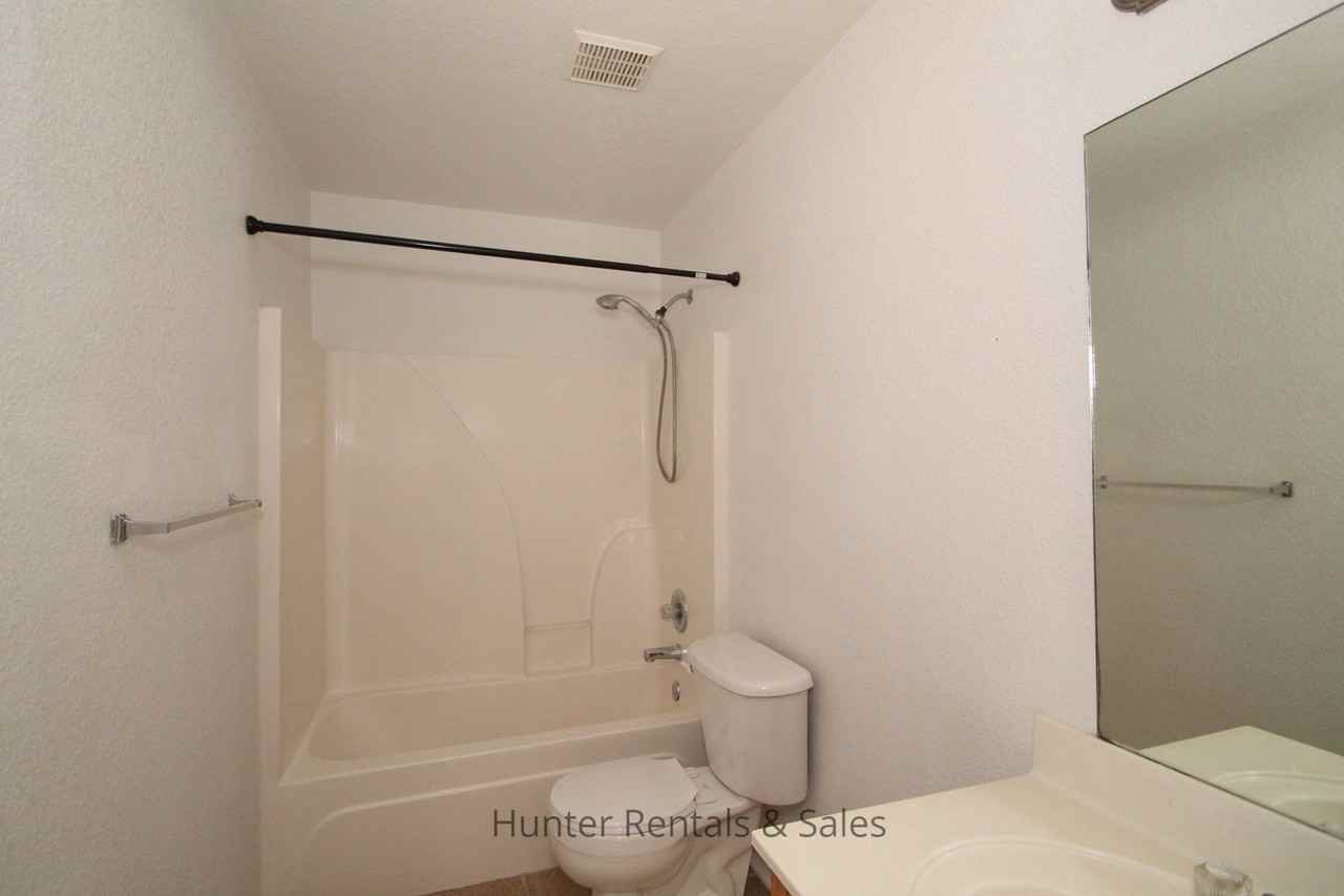 302A Jeff Gordon Dr - Photo 2 of 20