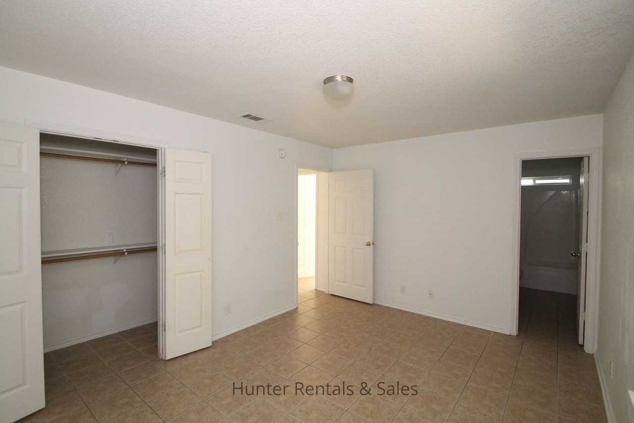 302A Jeff Gordon Dr