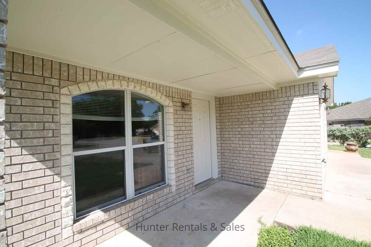 302A Jeff Gordon Dr - Photo 3 of 19