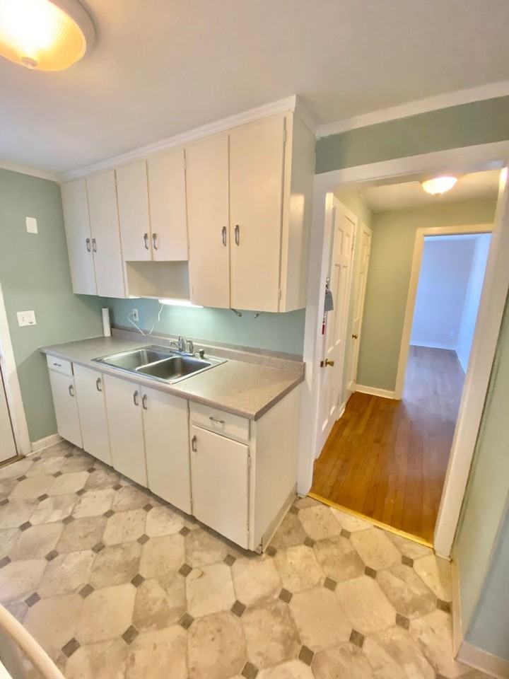 2 Lindenwood Dr - Photo 4 of 13