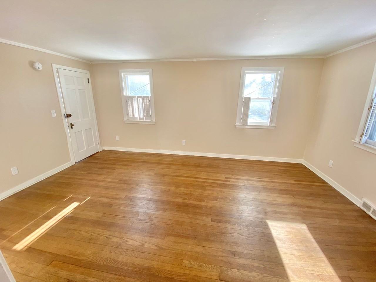 2 Lindenwood Dr - Photo 2 of 13