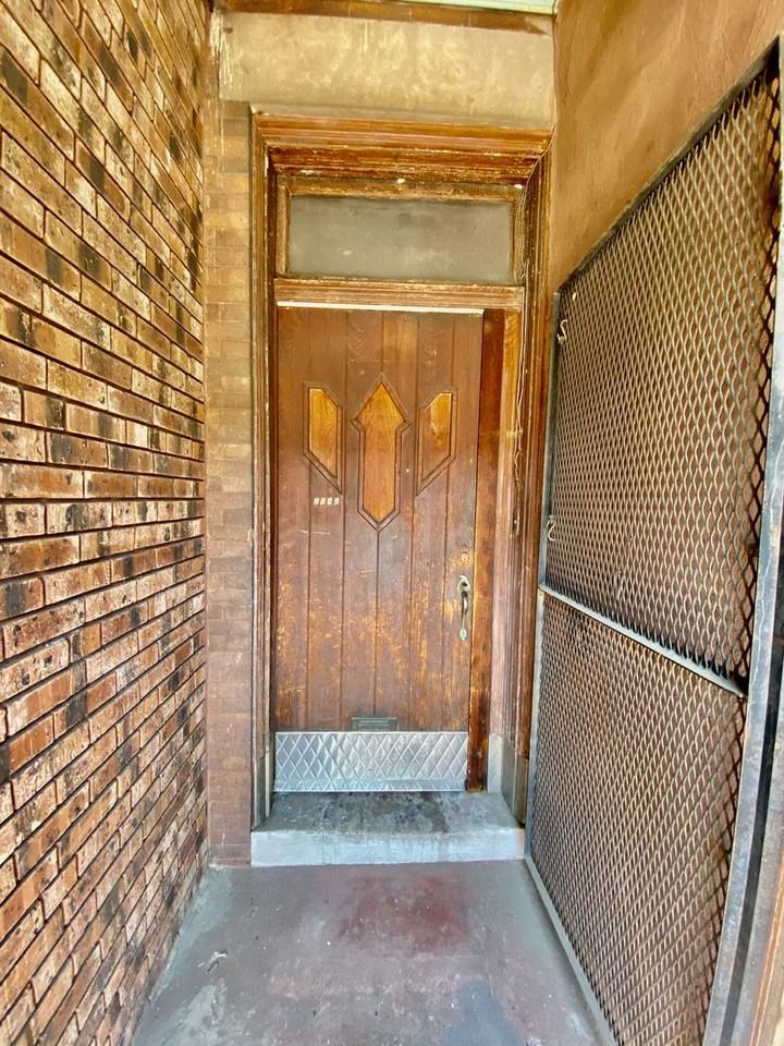 2532 S Broad St - Photo 2 of 22