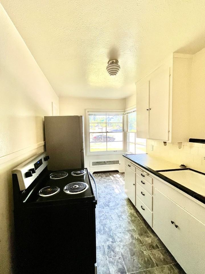 1085 E 19th Ave - Photo 5 of 9