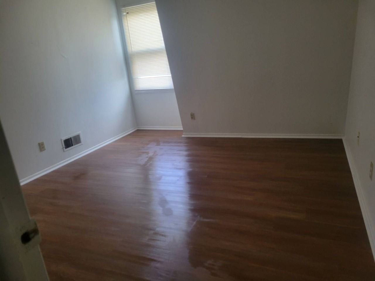 8836E N 95th St - Photo 3 of 25