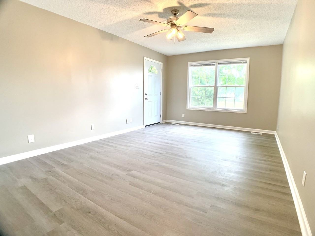 1125 Lamont Court - Photo 3 of 31