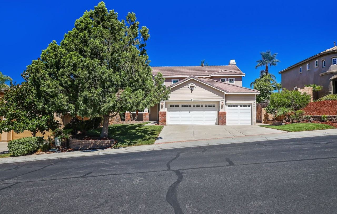 35459 Sumac Ave - Photo 2 of 50