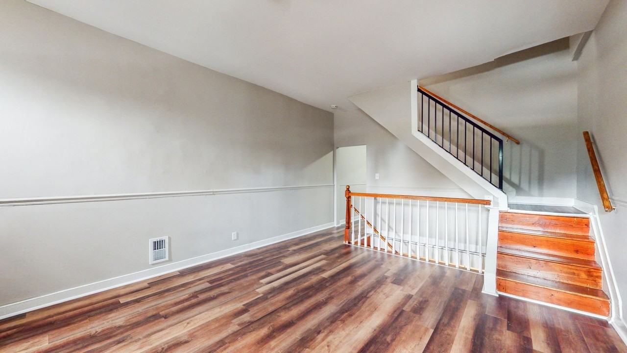 106 S Loudon Ave - Photo 2 of 22