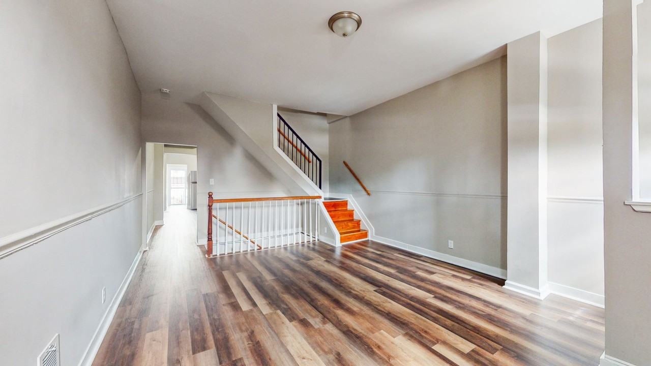 106 S Loudon Ave - Photo 3 of 22