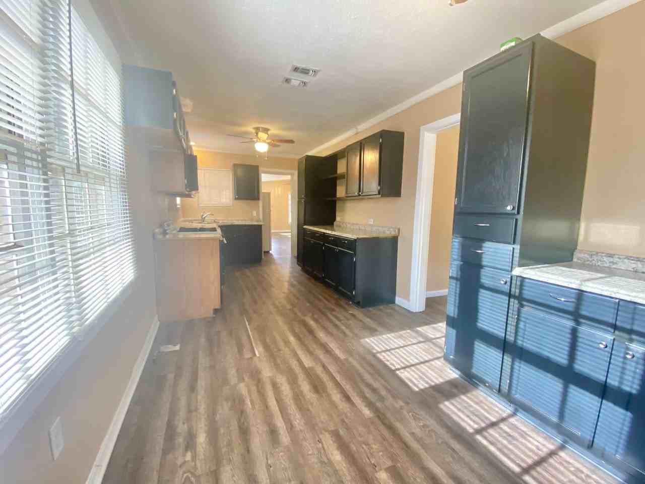 2012 31st St - Photo 4 of 19