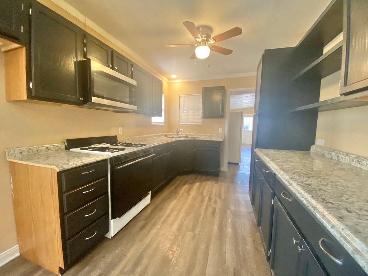 2012 31st St - Photo 5 of 19