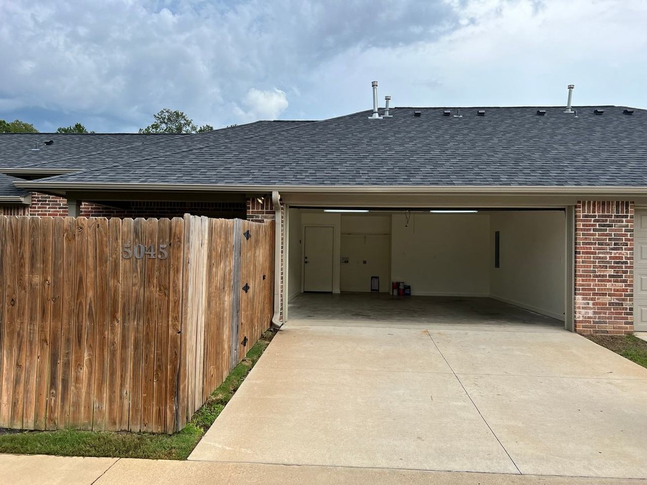 5045 Shiloh Ridge Dr - Photo 3 of 23