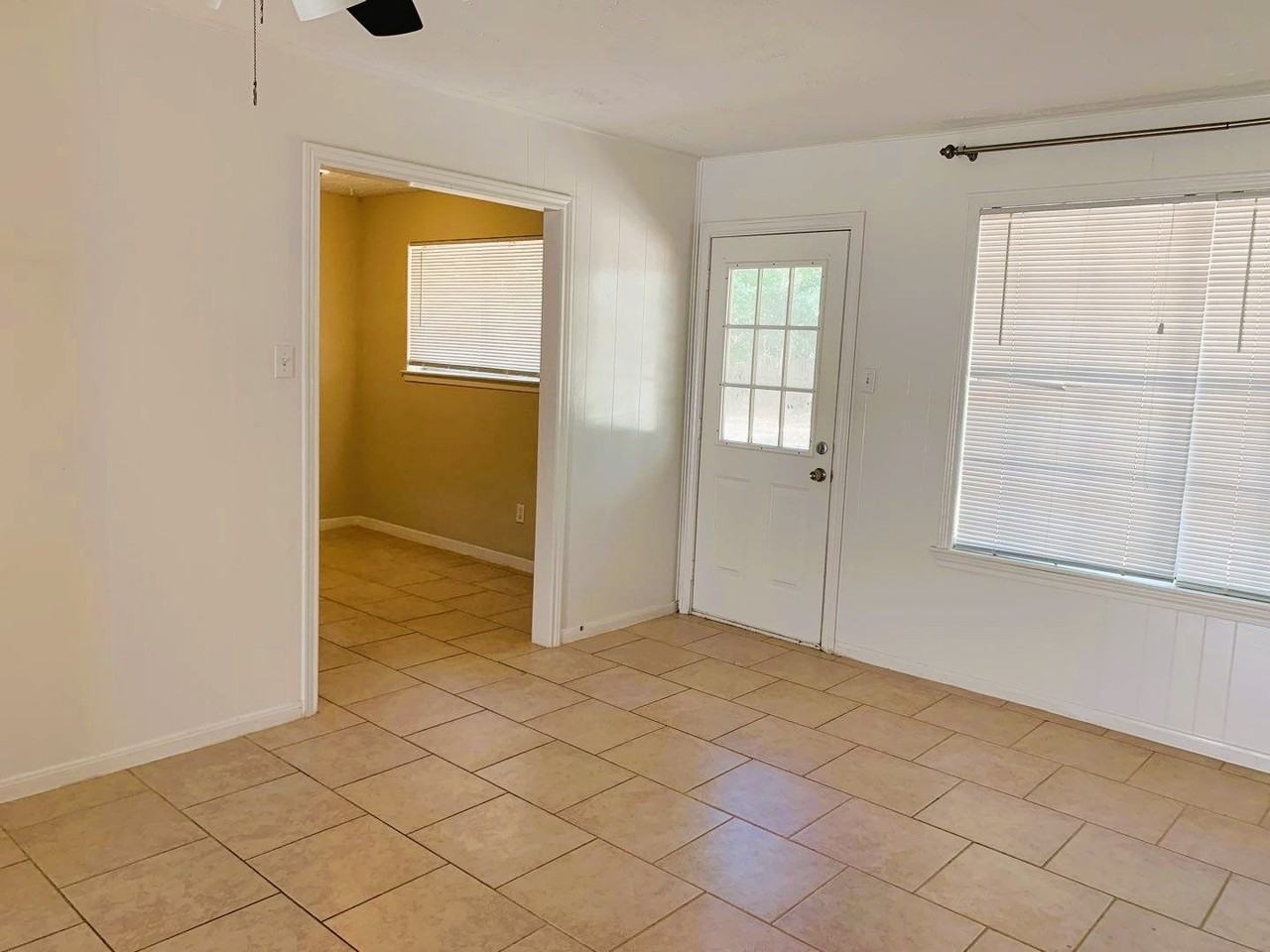 24907 Hickory Hill Rd - Photo 4 of 19