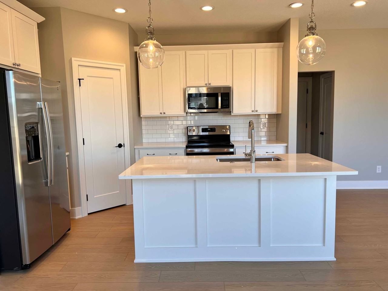 448 S 91st St - Photo 3 of 16