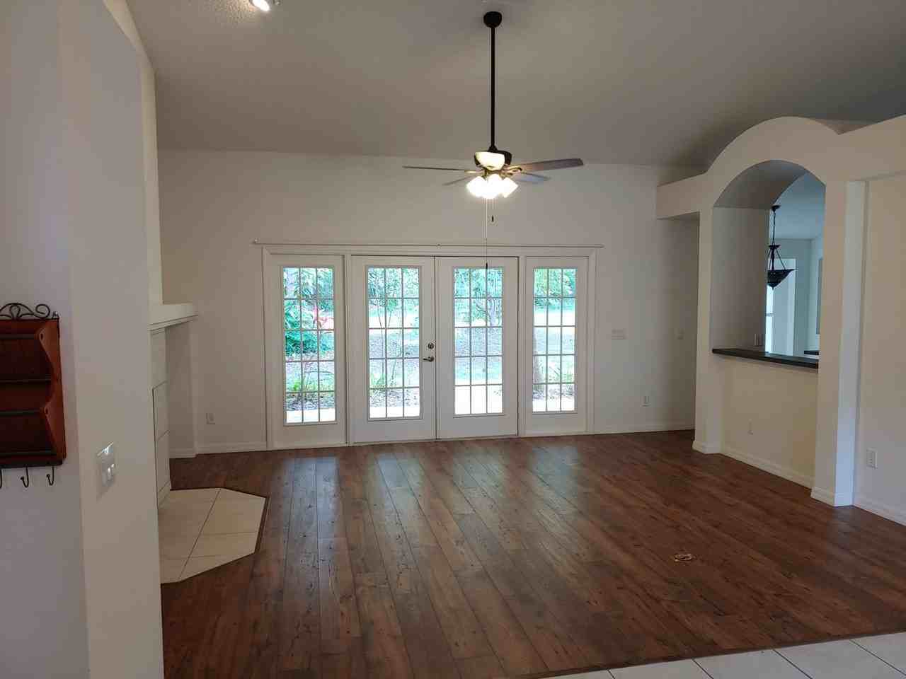 1452 Bent Oaks Blvd - Photo 3 of 28