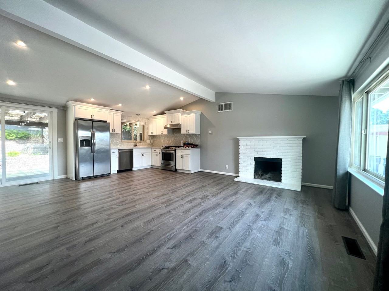 1148 San Lucas St - Photo 2 of 12